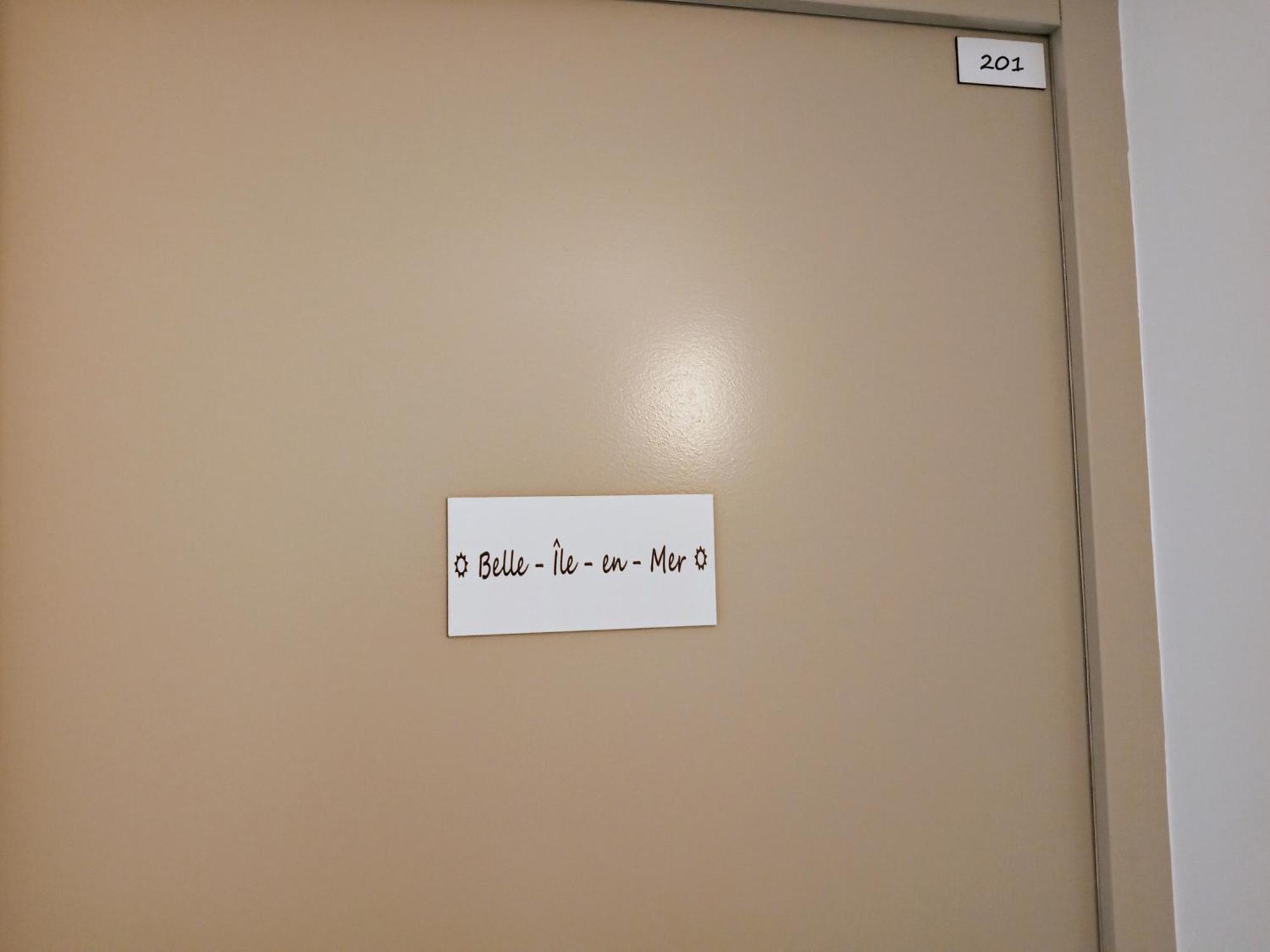 Les Studios De La Gare Linge Cafe The Inclus Wifi Vannes Bagian luar foto